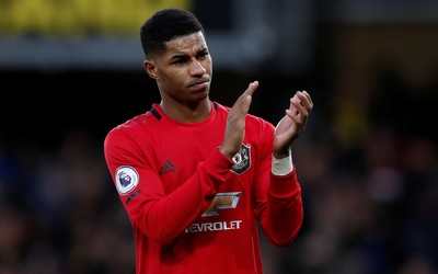 OD电竞-克瓦拉茨赫利亚进球后示意安静